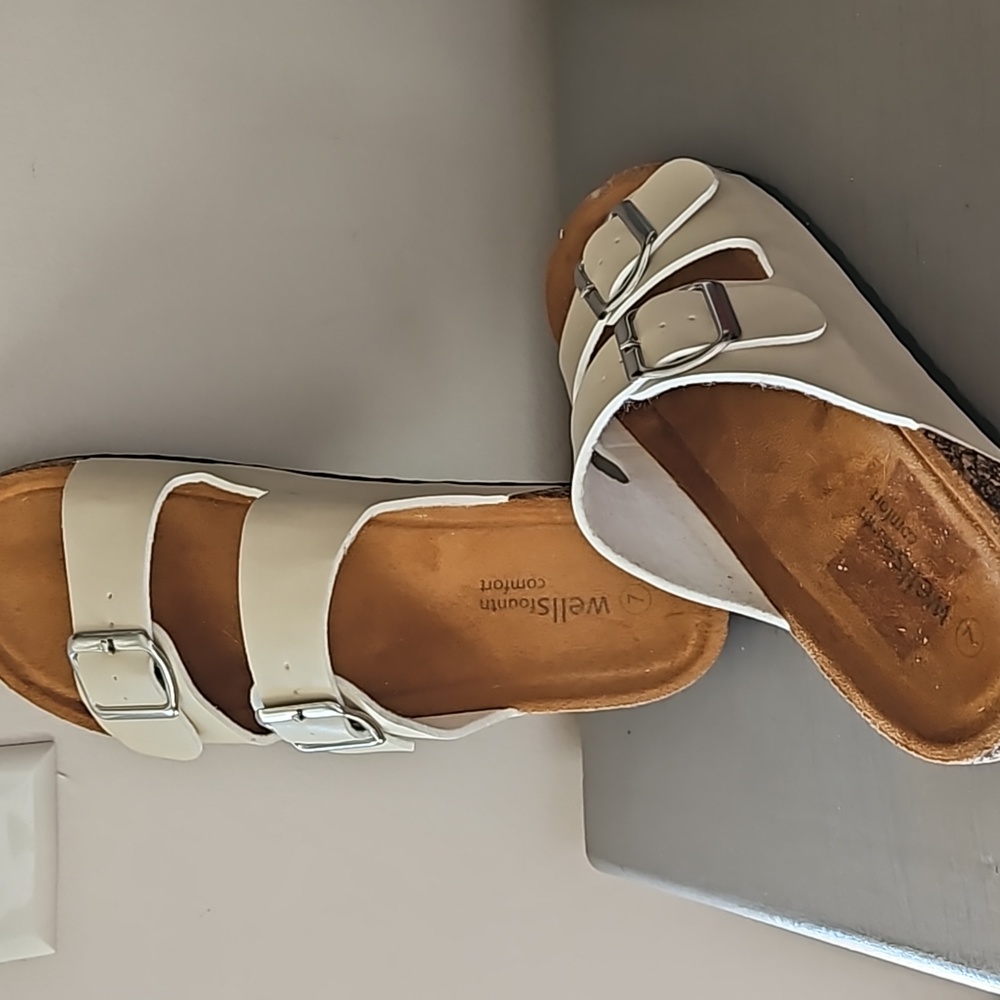 WELLS COMFORT SANDALS NEW sz 7